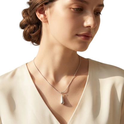 COLLAR GOTA RADIANTE